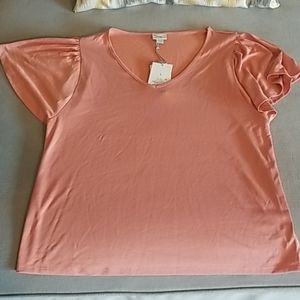 T-shirt with butterflie sheaves